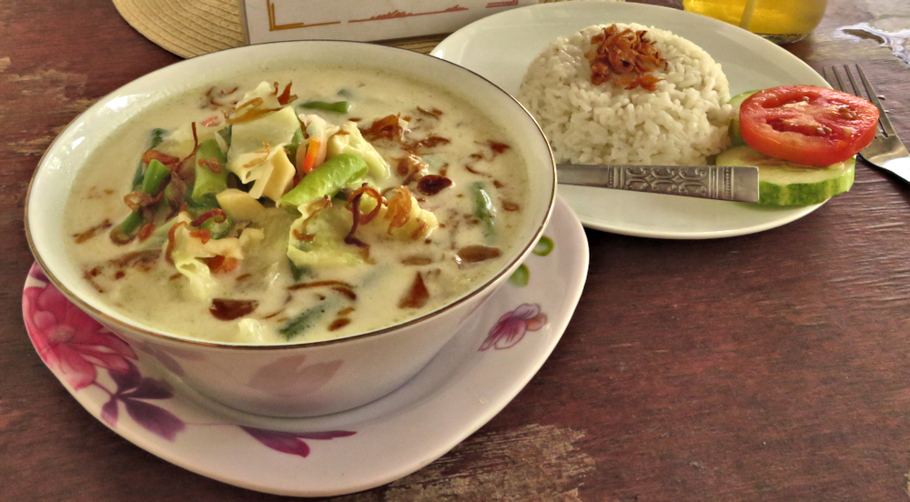 Olah-Olah, a curry vegetable soup made with coconut milk.