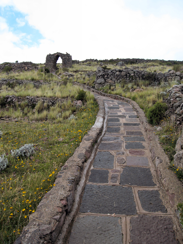Uros and Amantani Islands: Hiking to the top of Pachamama