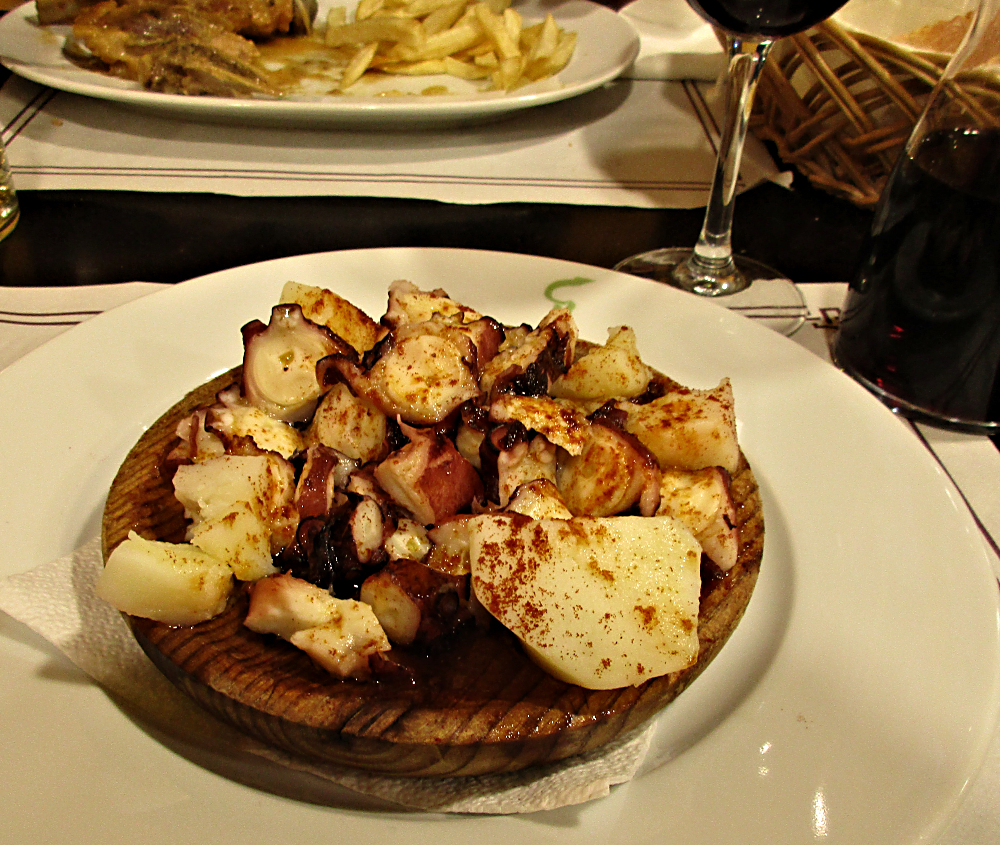 A dinner of pulpa (octopus)