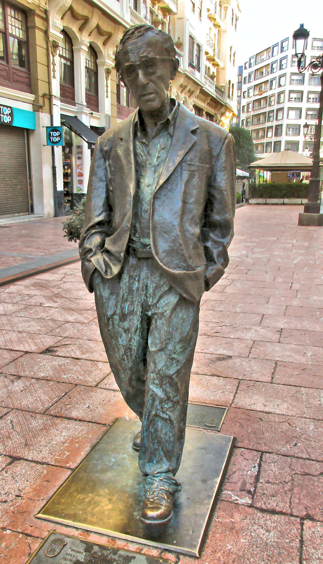 Statue of Woody Allen