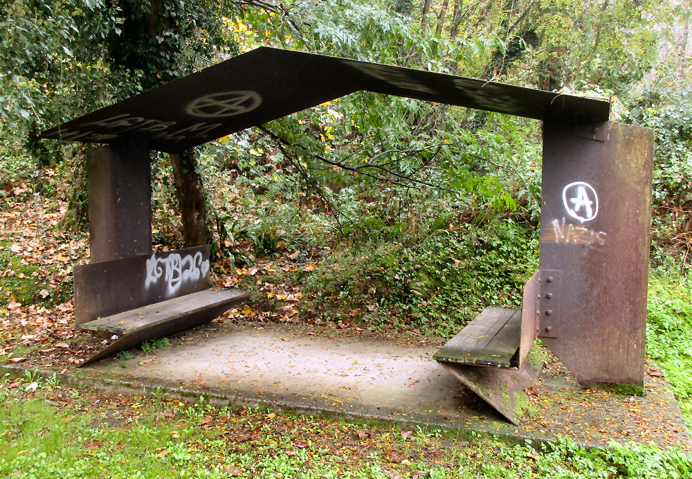 Rest shelter that I came upon just as it started raining