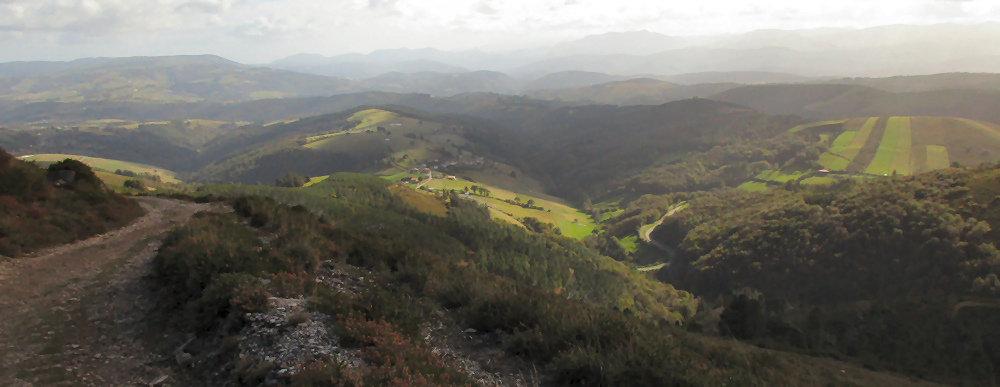 Overlook of the valley at the beginning of the Ruta Hospitales