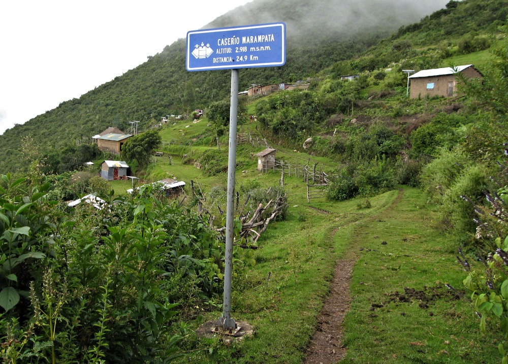 Entrance to the village of Maranpanta