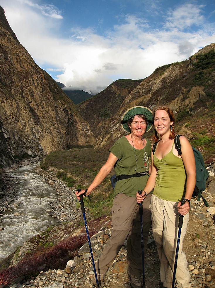 Rebecca and Cathy posing with the Apurimac river in the background.